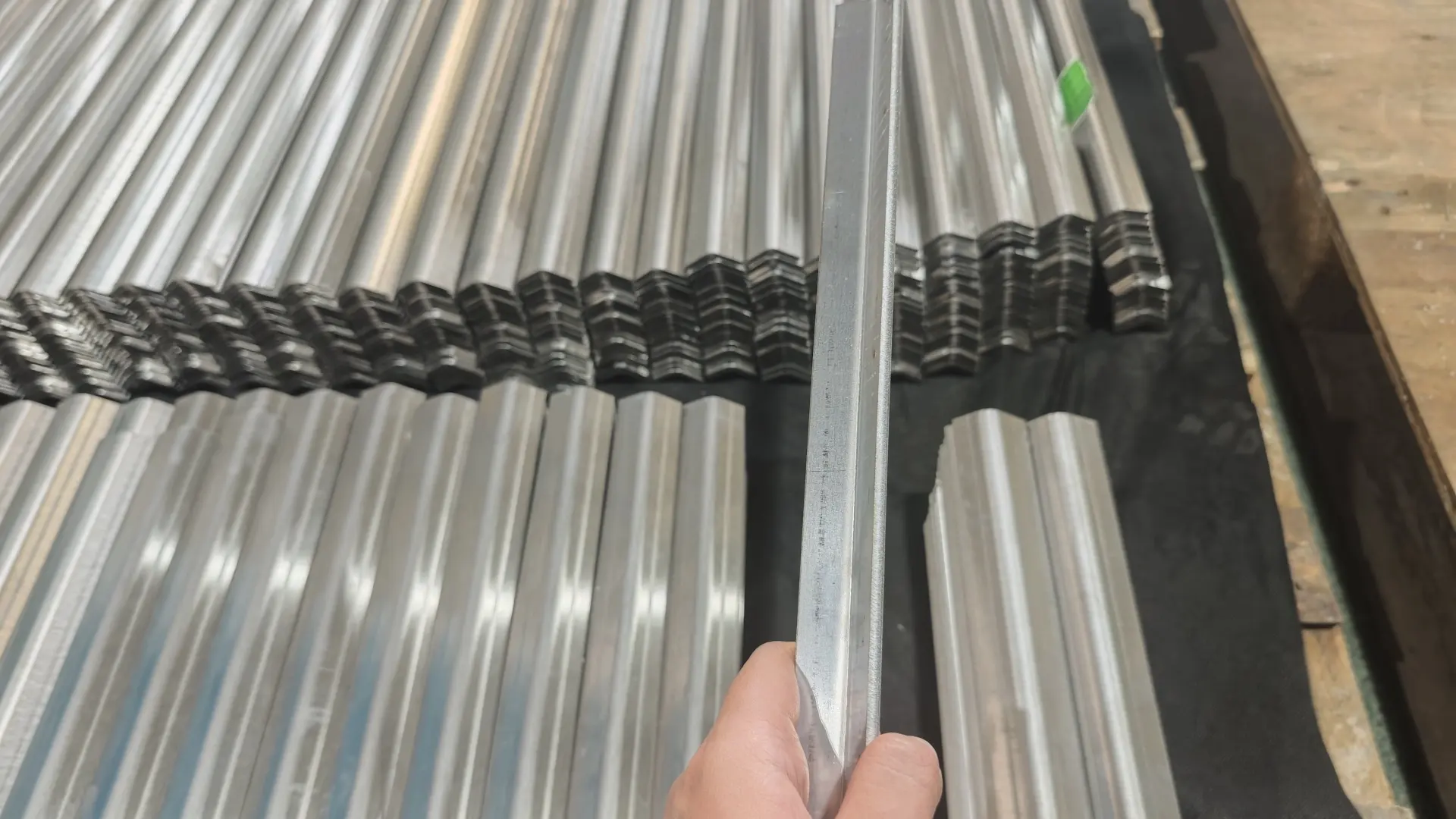 Why use metal frames for robot frames? Key advantages explained easy!